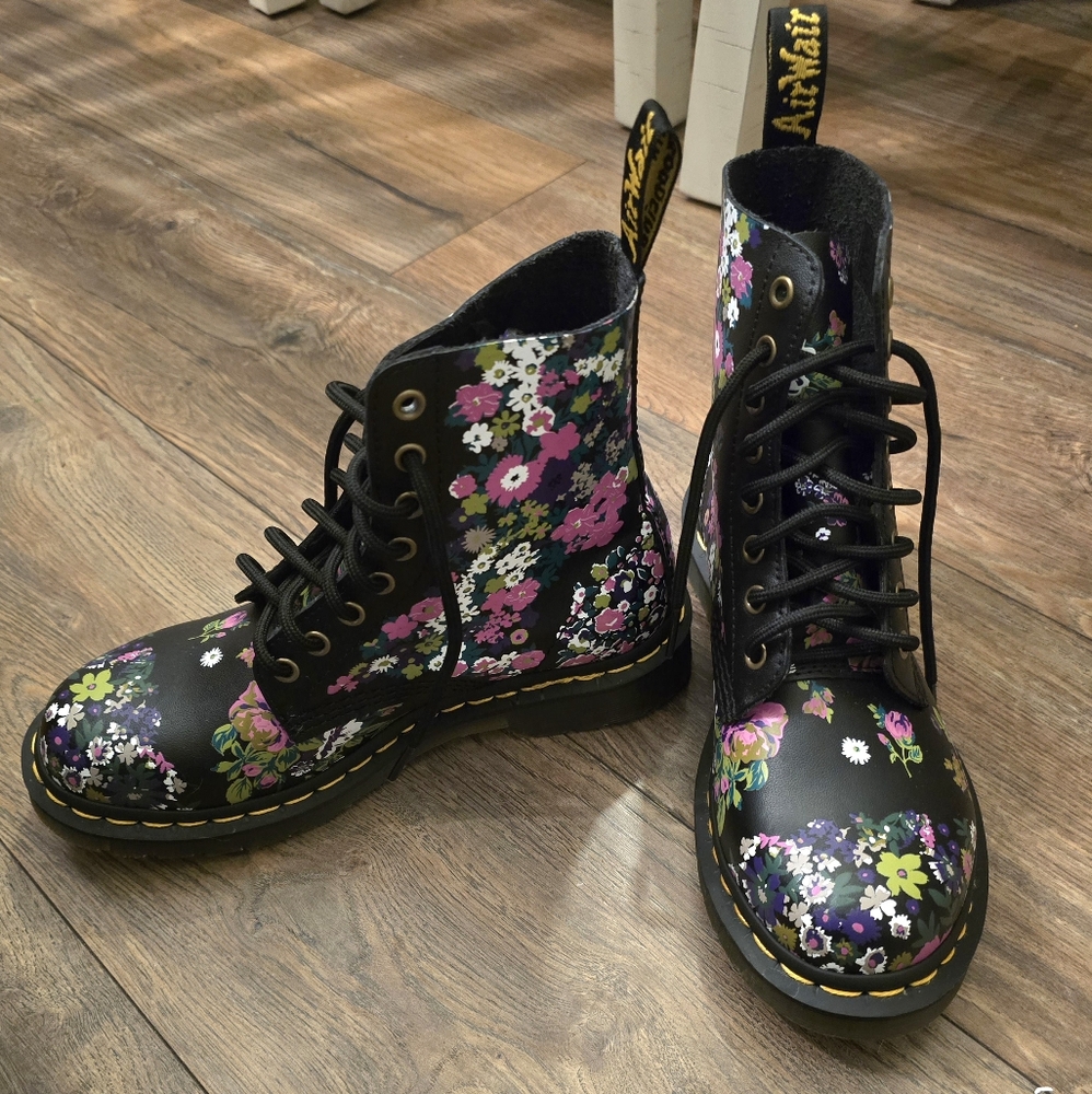 Doc Martens 460 Pascal Floral Size 7